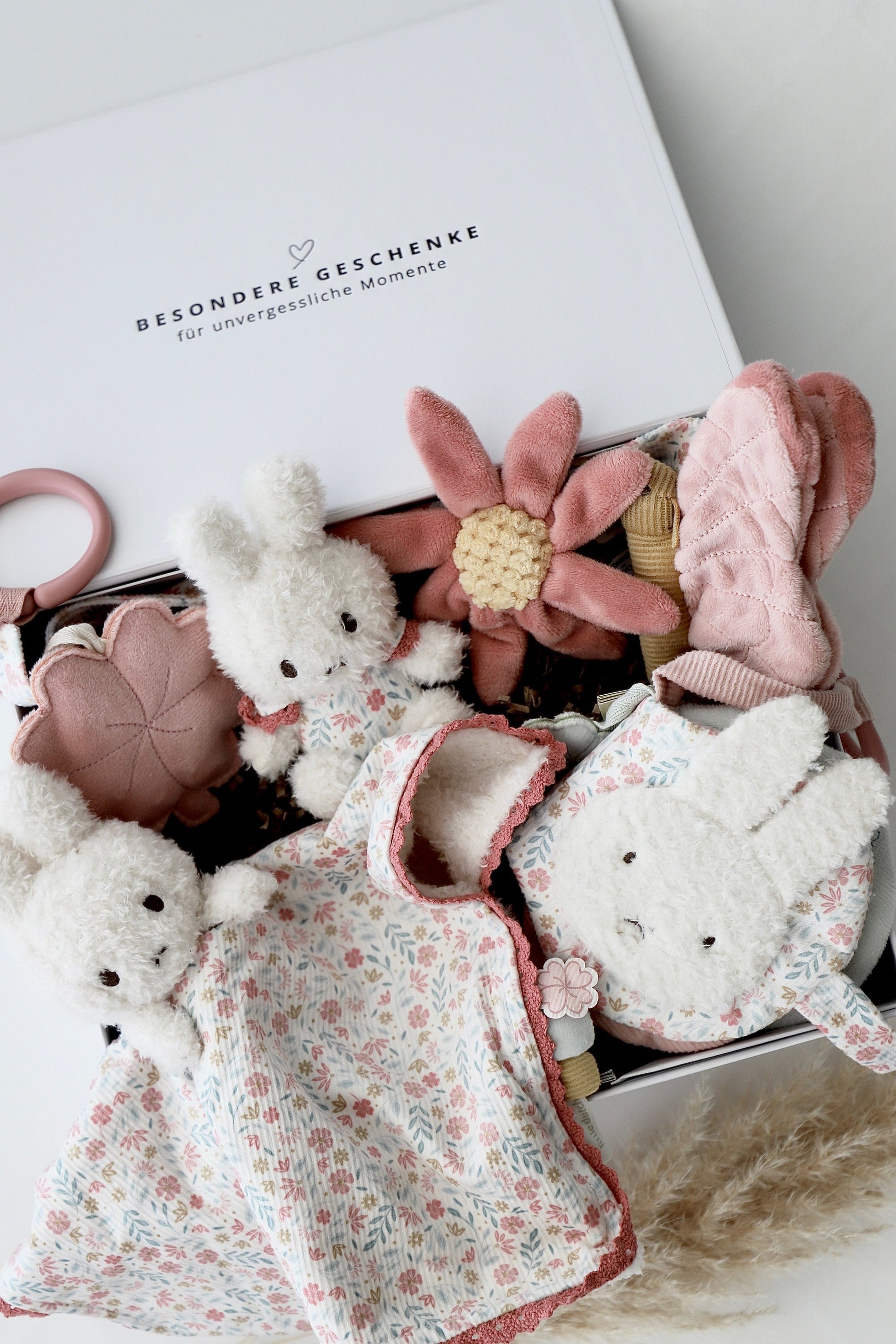 OYKAMI Geschenkbox Miffy – 1 Stück – ab 0 Jahren – Plüsch, Baumwolle – Rosa