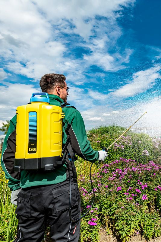 GLORIA Drucksprüher PRO 1200 LI-ON – 12 l – gelb/hellblau – Kunststoff