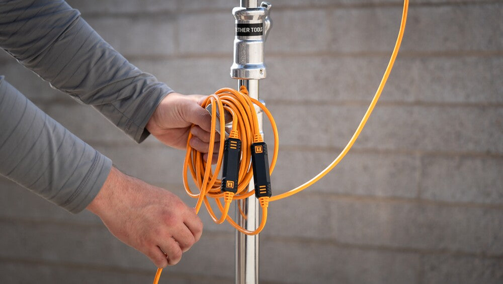Tether Tools USB-C auf USB-C Kabel – USB 3.2 Gen 1 (5 Gbit/s) – 9,4 m – Abgewinkelt – Orange