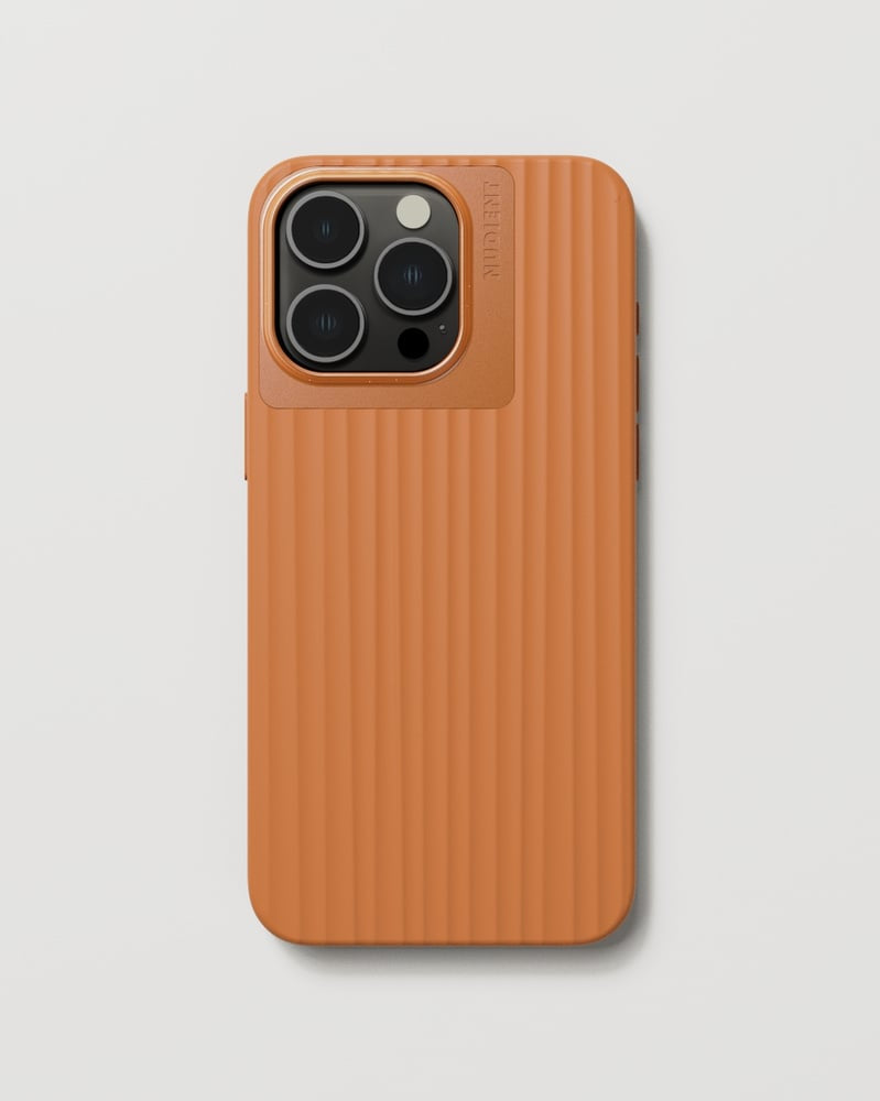 Nudient – Backcover – für Apple iPhone 15 Pro Max – orange – kabelloses Laden