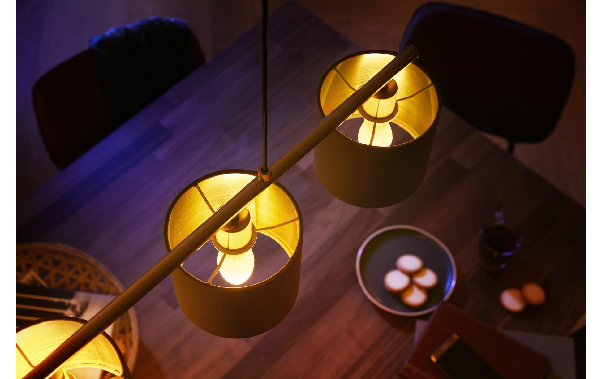 Philips by Signify Philips Hue Smart-Leuchtmittel E14 – Warmweiss 2700 K, 470 lm, 5,5 W, Bluetooth – für Philips Hue – 2 Stk.