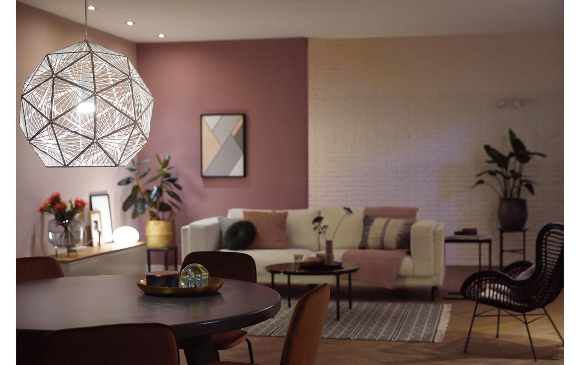 Philips by Signify Philips Hue Smart-Leuchtmittel E27 A60 – Warmweiss 2700 K, 800 lm, 9 W, Bluetooth, Zigbee – IP20 – 3 Stk.