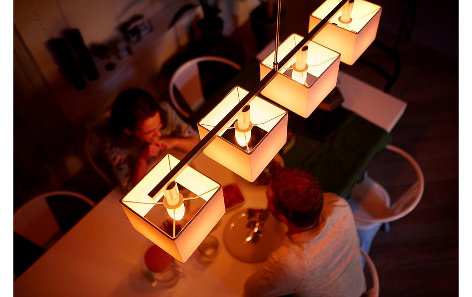 Philips by Signify Philips Hue Smart-Leuchtmittel E14 Kerze – RGB+CCT 2000–6500 K, 470 lm, 5,3 W, Bluetooth – für Philips Hue