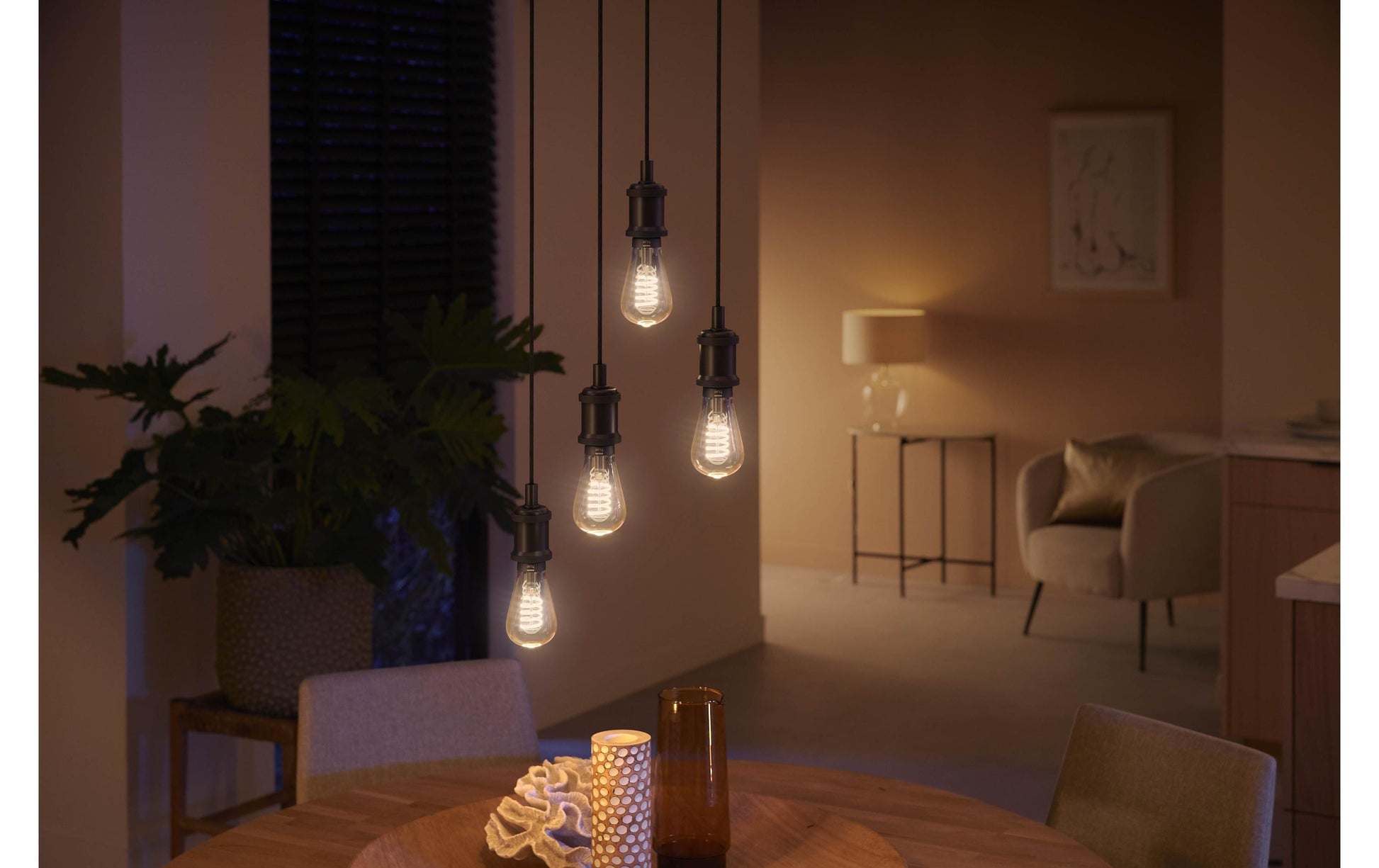 Philips by Signify Philips Hue Smart-Leuchtmittel E27 ST64 – 2200–6500 K, 550 lm, 7 W, Zigbee/Bluetooth – 1 Stk.
