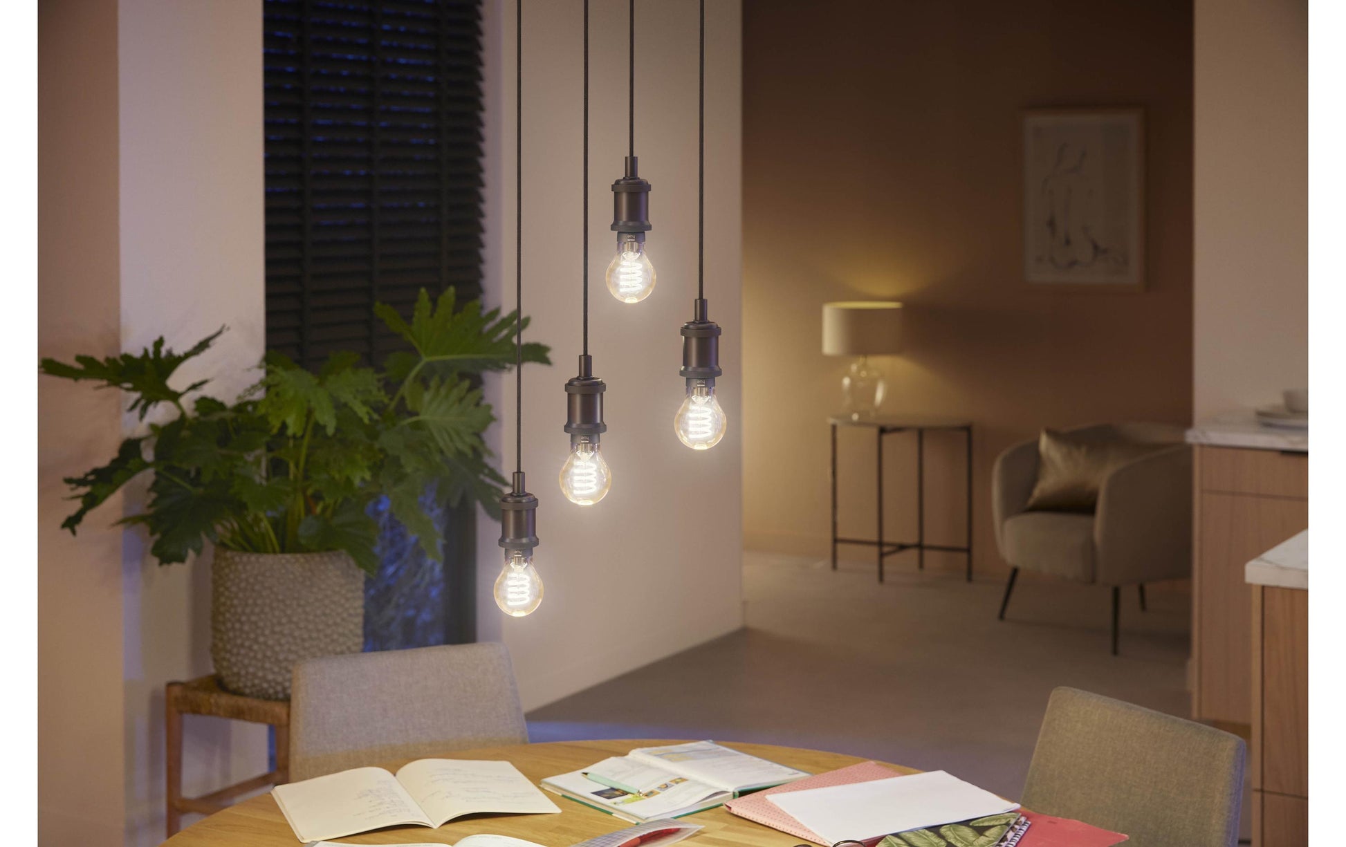 Philips by Signify Philips Hue Smart-Leuchtmittel E27 White Ambiance – 550 lm, 2200–6500 K, App-Steuerung, Bluetooth, dimmbar – E