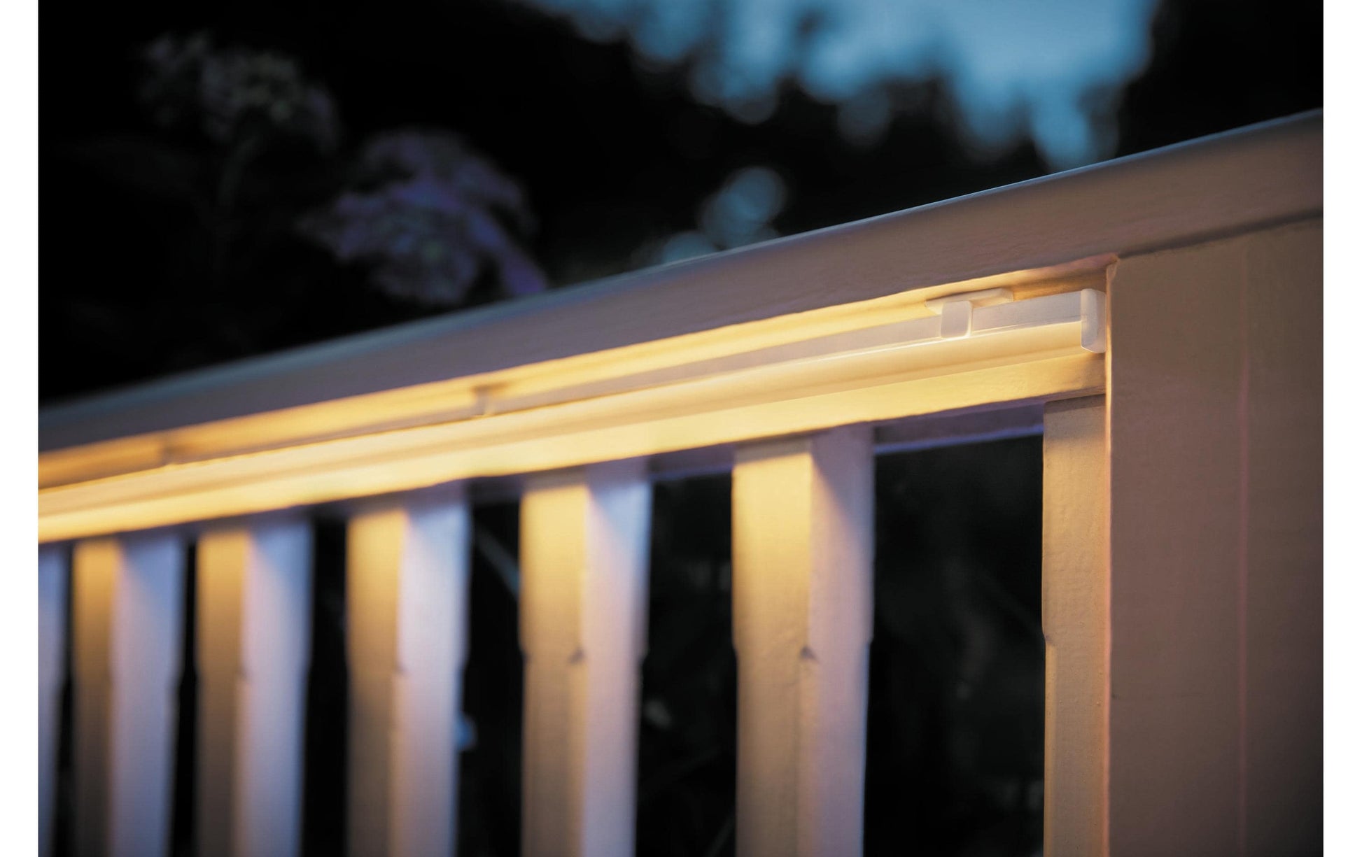 Philips by Signify Philips Hue LED-Streifen Aussen – IP67 – Netzbetrieb, 24 V – ZigBee, Bluetooth – für Philips Hue – dimmbar