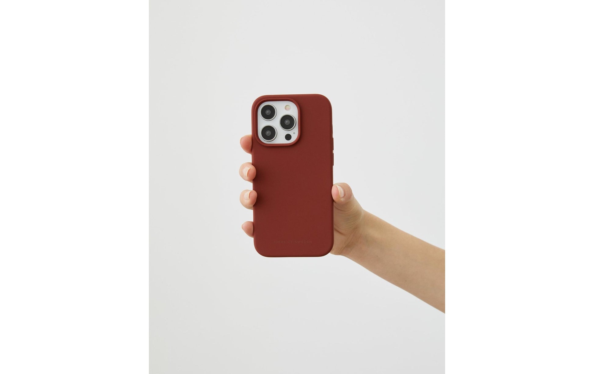 Ideal of Sweden – Backcover – für Apple iPhone 15 Plus – Dunkelbernstein – Silikon