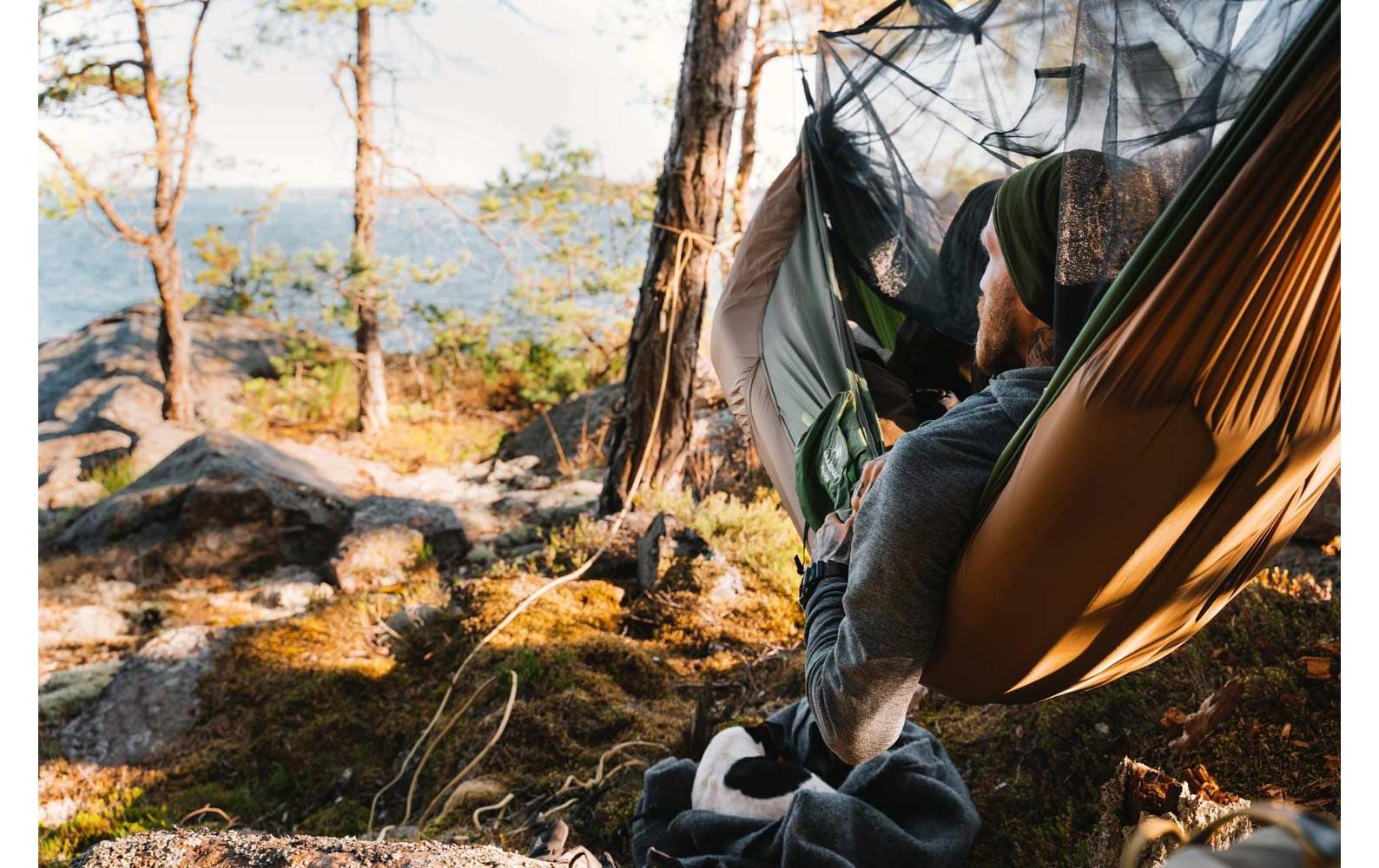 AMAZONAS Hängematte Adventure Moskito Thermo – mit Moskitonetz, faltbar – bis 150 kg – 305 × 140 cm – grün