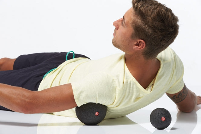 TOGU Massageball Blackroll – hart, Ø 8 cm, schwarz