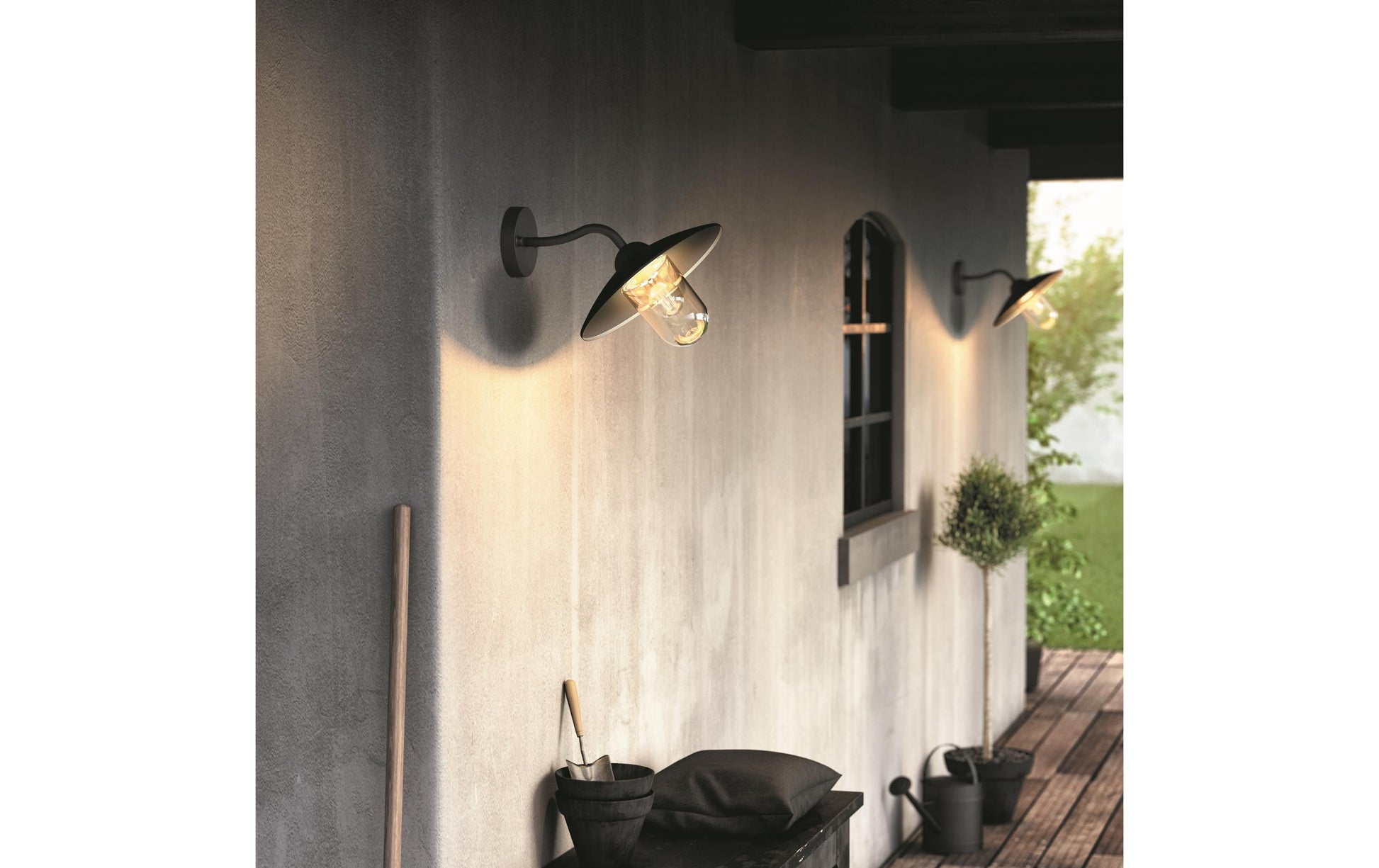 Philips by Signify Philips Aussenwandleuchte – 30×13,1 cm – 60 W – IP44 – Netzbetrieb – dimmbar – Schwarz, Aluminium