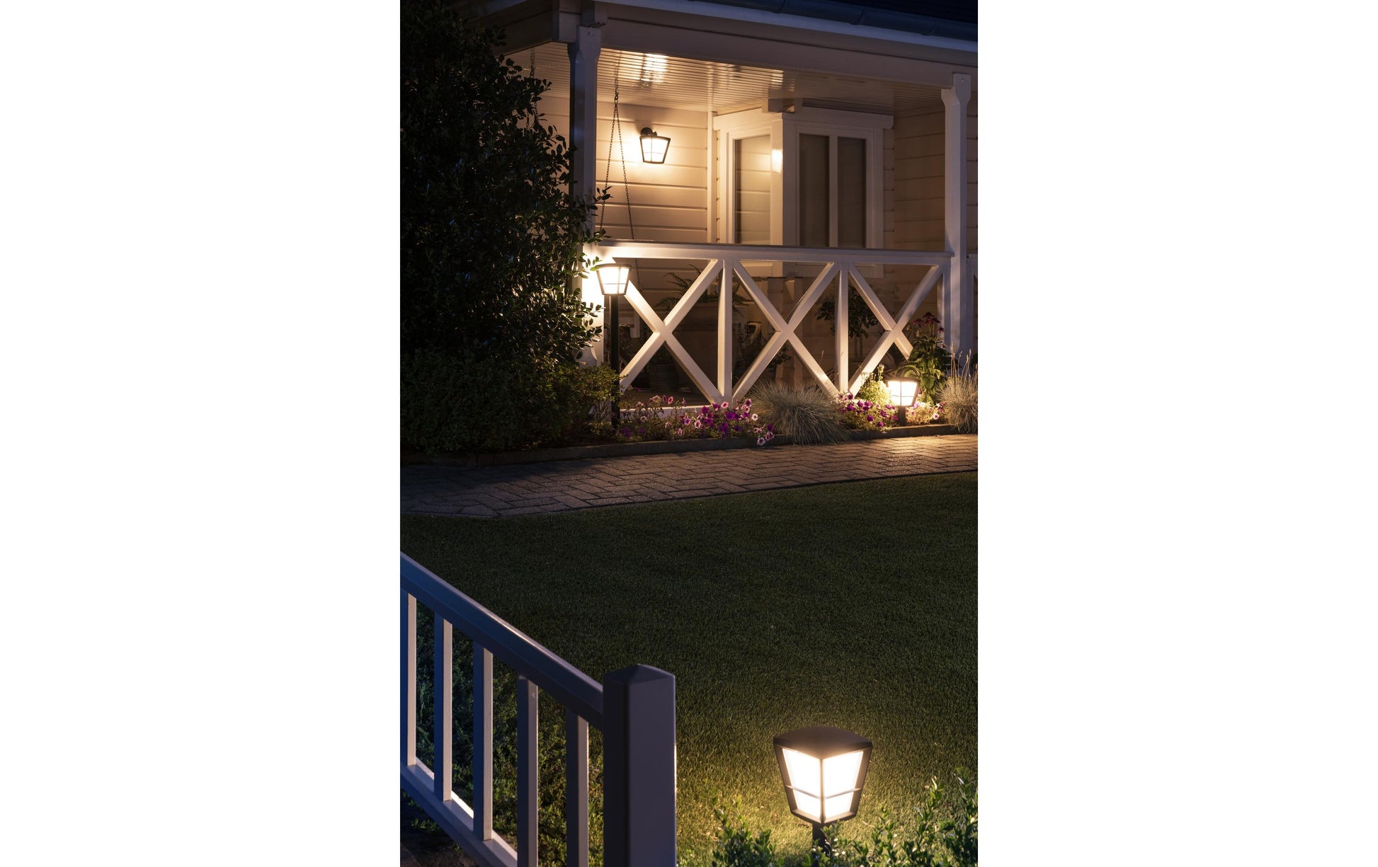 Philips by Signify Philips Hue Aussenwandleuchte – 19,4×30,1 cm – 1150 lm, 15 W – RGB, 2000–6500 K – IP44 – Netzbetrieb – Zigbee