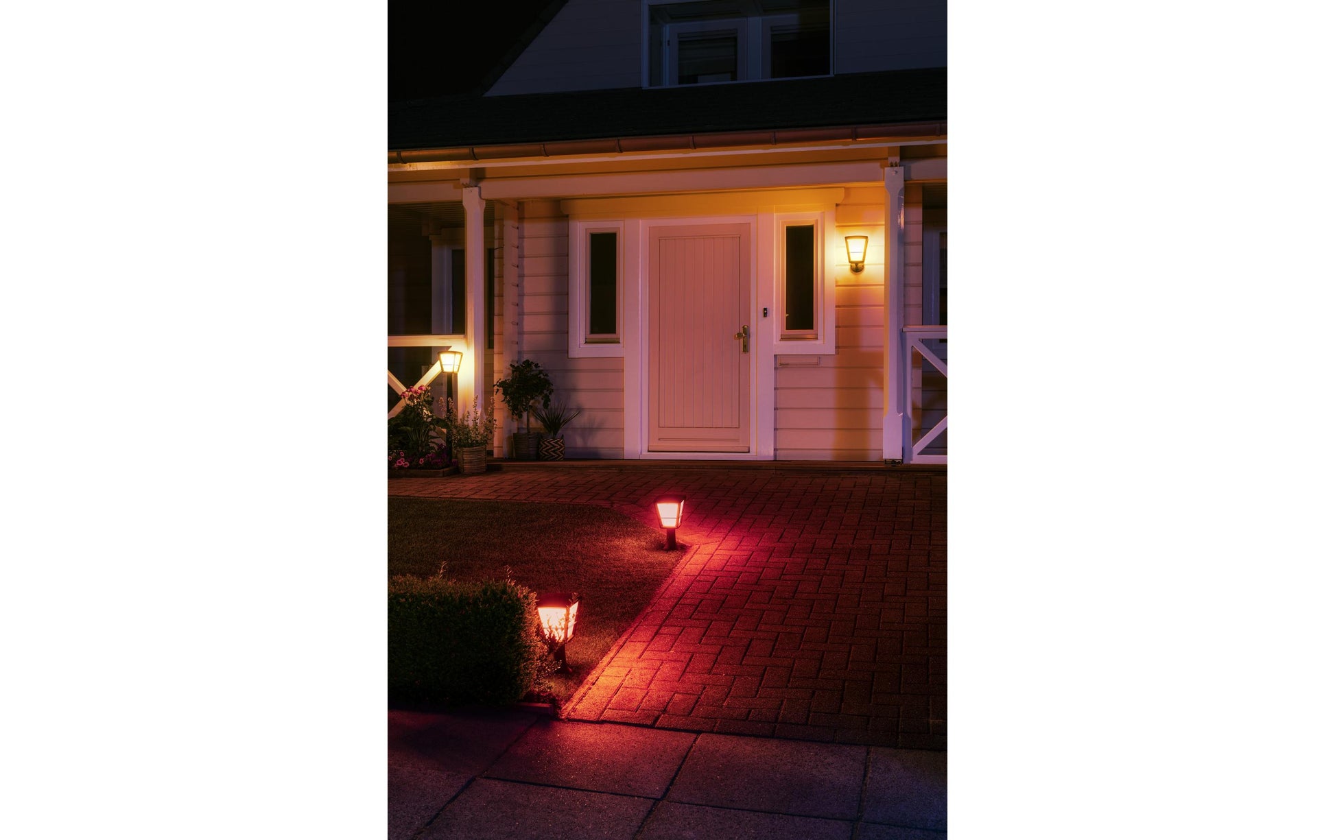 Philips by Signify Philips Hue Aussenwandleuchte – 19,4×30,1 cm – 1150 lm, 15 W – RGB, 2000–6500 K – IP44 – Netzbetrieb – Zigbee