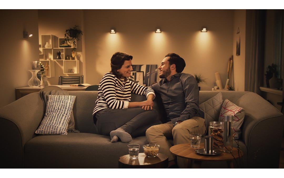 Philips by Signify Philips LED-Leuchtmittel E27 A-Form – Warmweiss 2700 K, 806 lm, 7,5 W – 1 Stk.