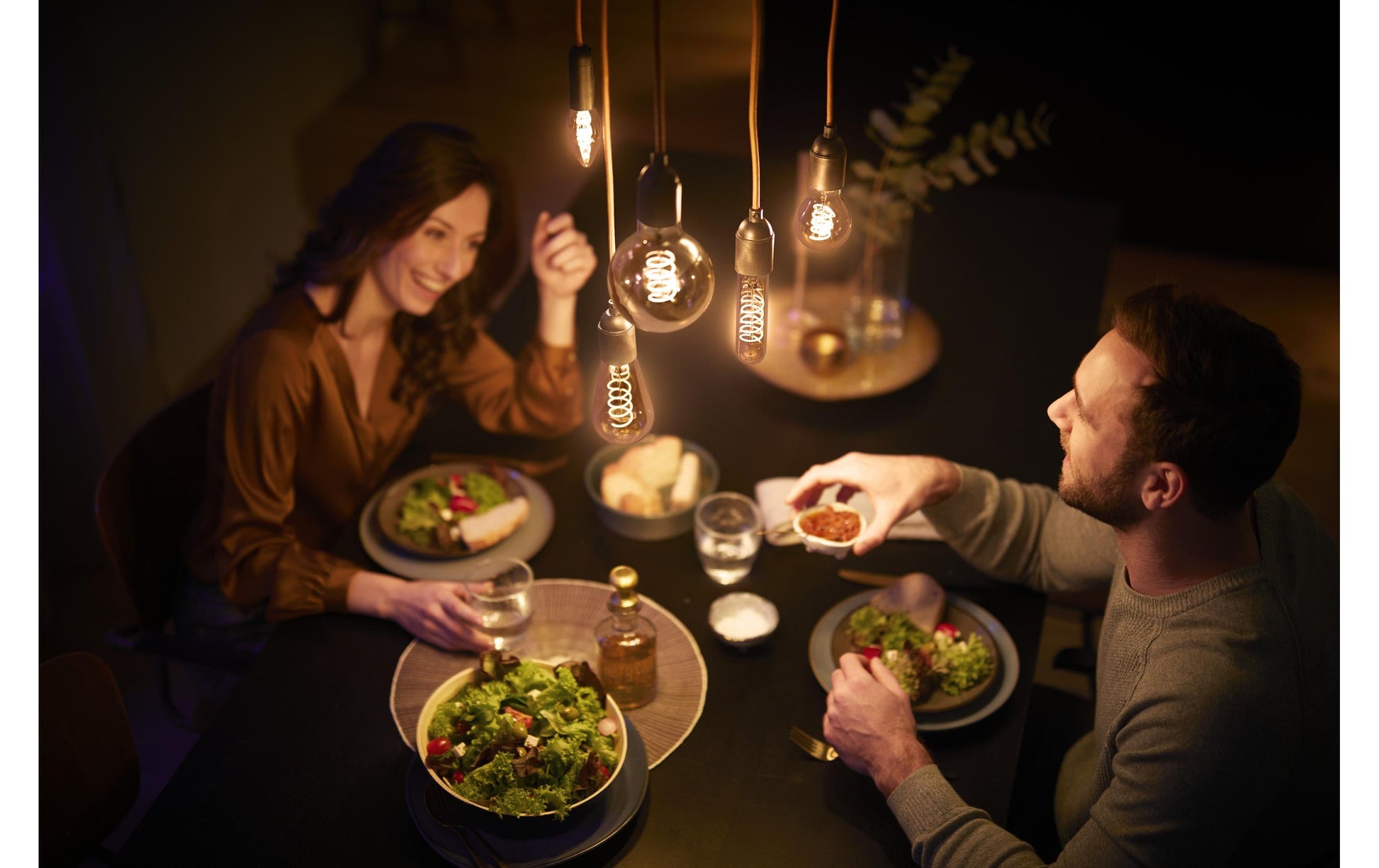 Philips by Signify Philips LED-Leuchtmittel E27 A-Form – Warmweiss 1800 K, 250 lm, 3,1 W – 1 Stk. – Gold, Glas