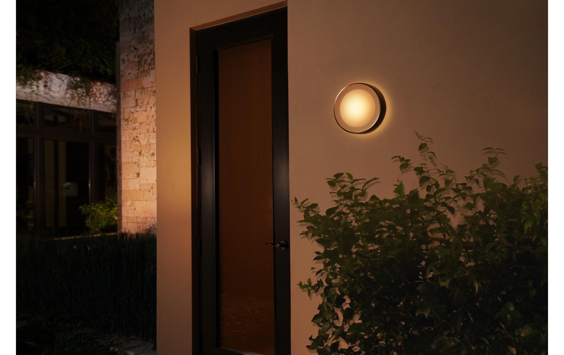 Philips by Signify Philips Hue Aussenwandleuchte – ZigBee, Bluetooth – für Philips Hue – dimmbar – Schwarz – Aluminium