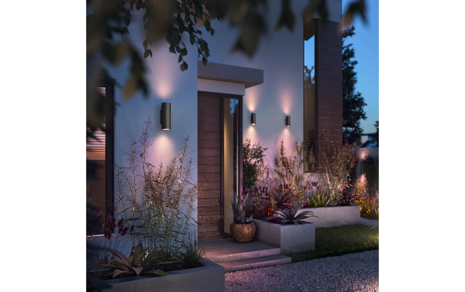 Philips by Signify Philips Hue Aussenwandleuchte – RGBW, 2000–6500 K – IP44 – Netzbetrieb – für Hue Bridge – Schwarz