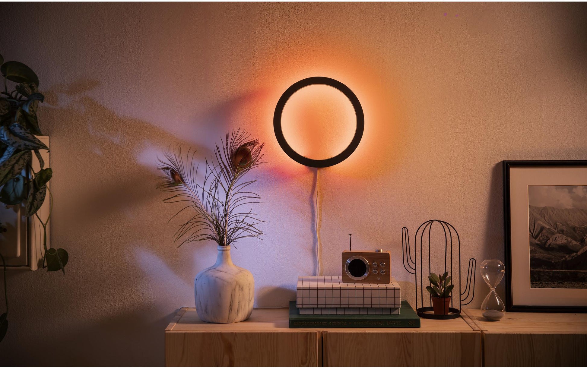 Philips by Signify Philips Hue Wandleuchte Sana – 25,5 × 5,2 cm, 1200–1400 lm, 20 W, 2000–6500 K, dimmbar, für Hue, schwarz