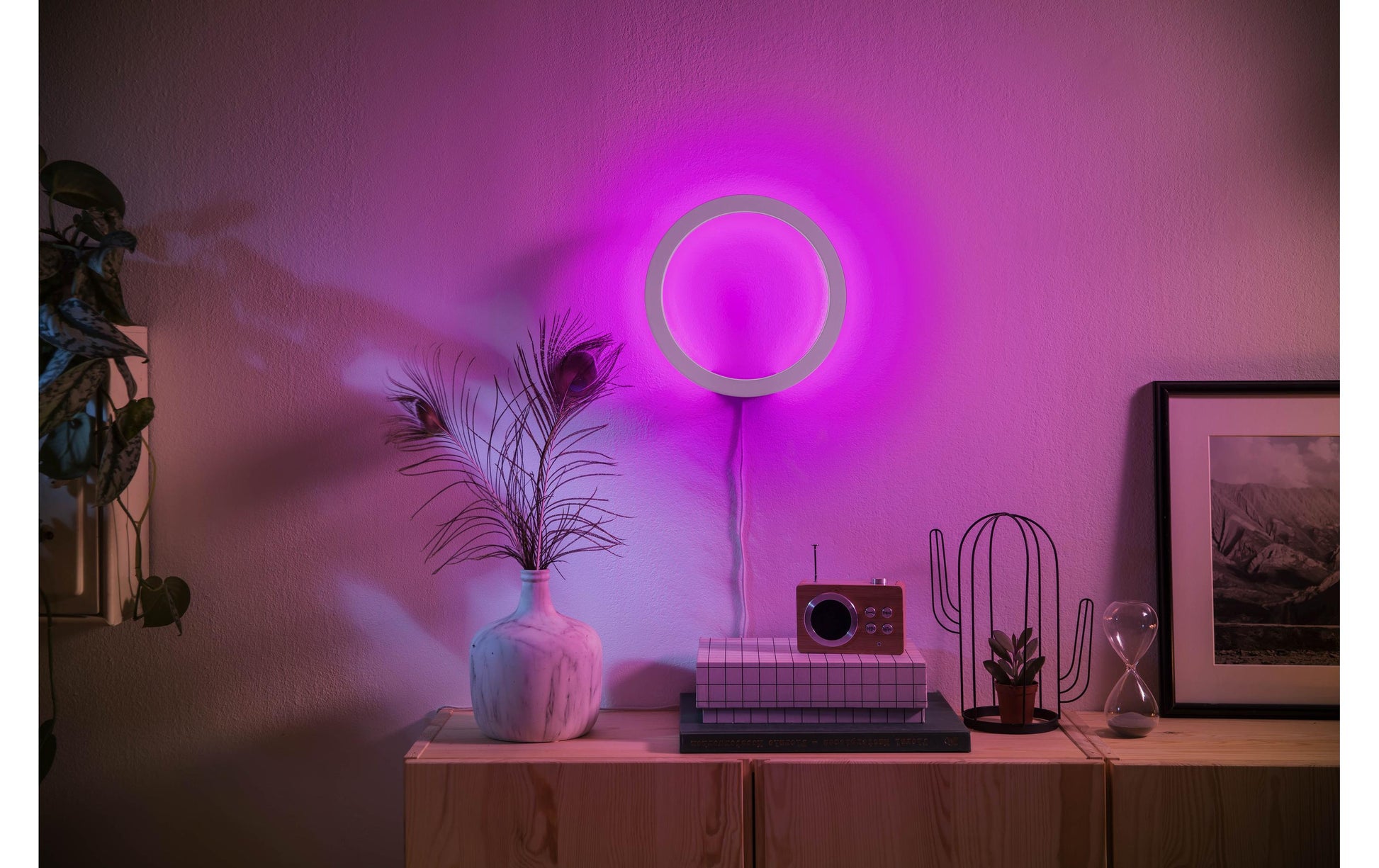 Philips by Signify Philips Hue Wandleuchte Sana – 1400 lm, 20 W, 2000–6500 K, dimmbar, weiss