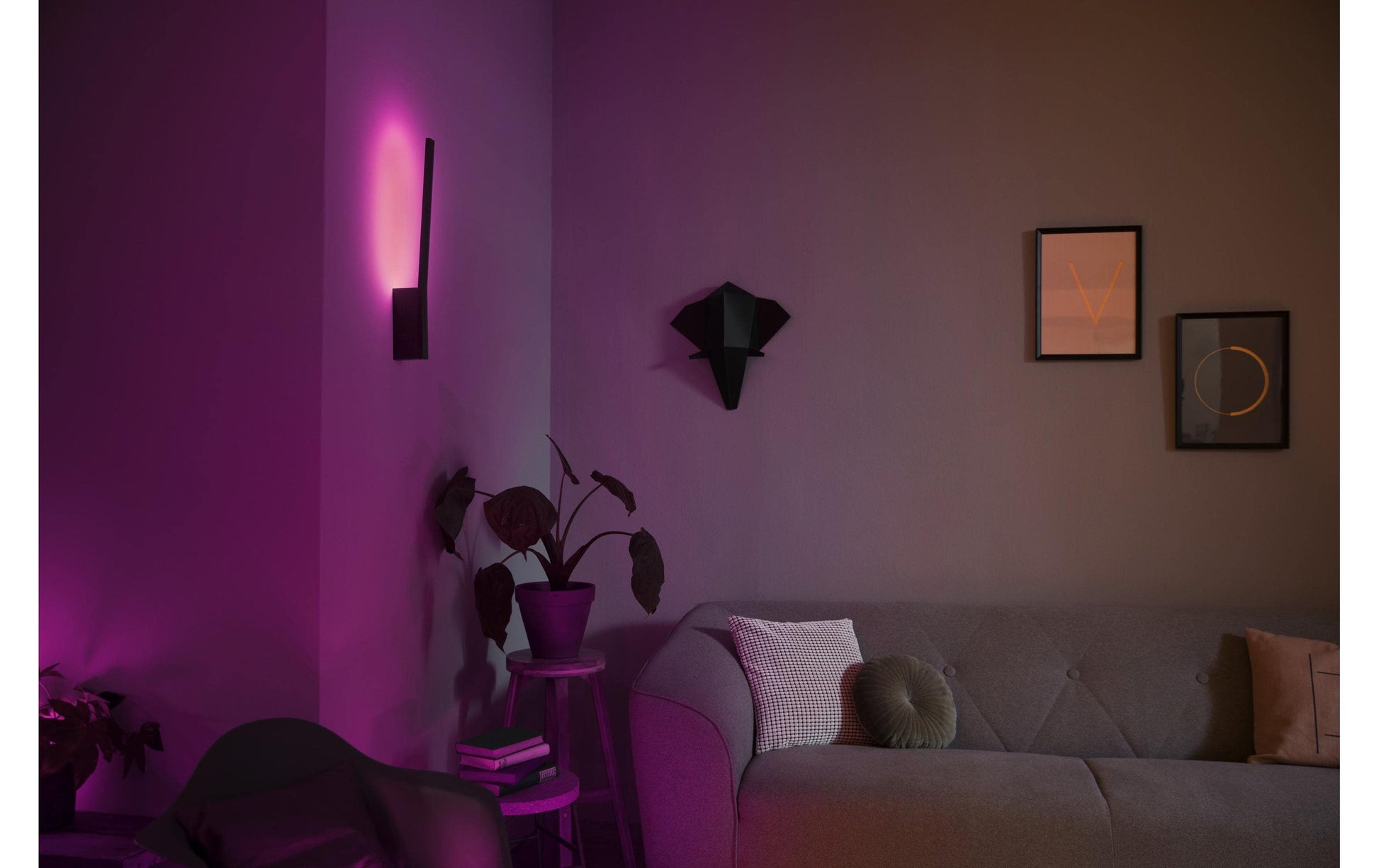 Philips by Signify Philips Hue Wandleuchte White & Color Ambiance – 850 lm, 12,2 W, 2000–6500 K, dimmbar, Bluetooth/ZigBee, schwarz