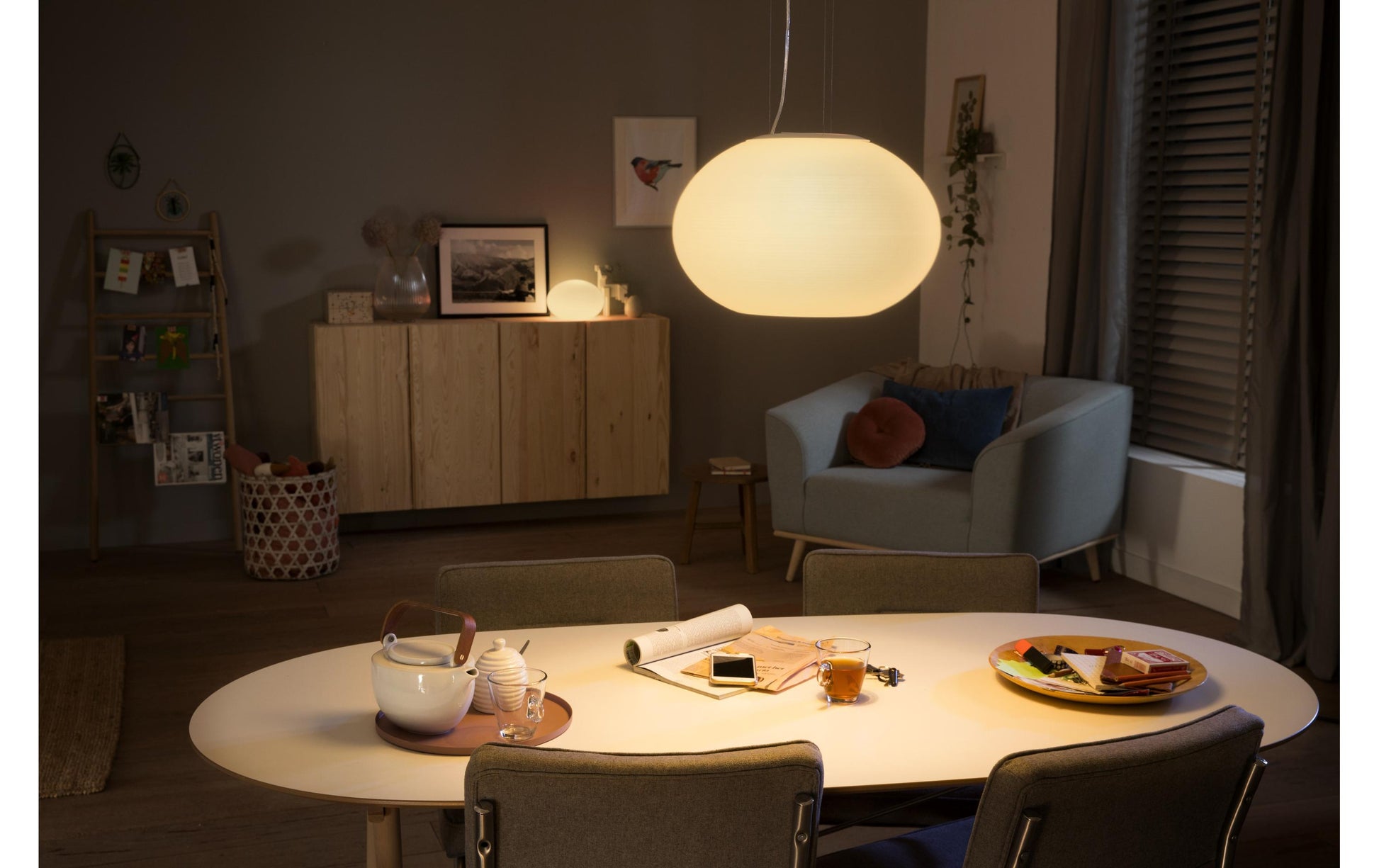 Philips by Signify Philips Hue Deckenleuchte Flourish – 40,1 × 40,1 cm, 2750 lm, 39,5 W, 2000–6500 K, dimmbar, weiss