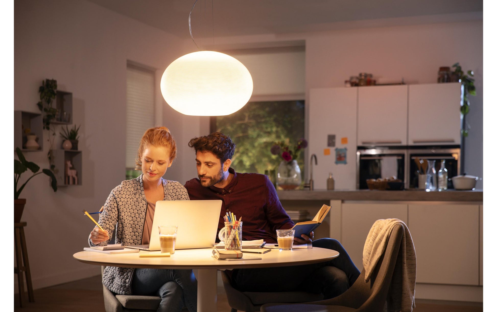 Philips by Signify Philips Hue Deckenleuchte Flourish – 40,1 × 40,1 cm, 2750 lm, 39,5 W, 2000–6500 K, dimmbar, weiss