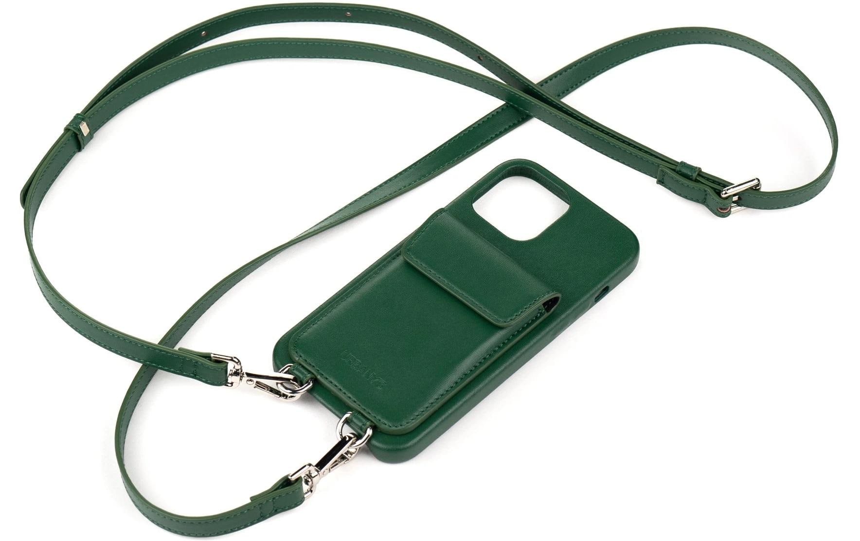 Urbany's Necklace-Hülle – für Apple iPhone 15 Pro Max – Racing Green – Kunstleder – Magnetverschluss