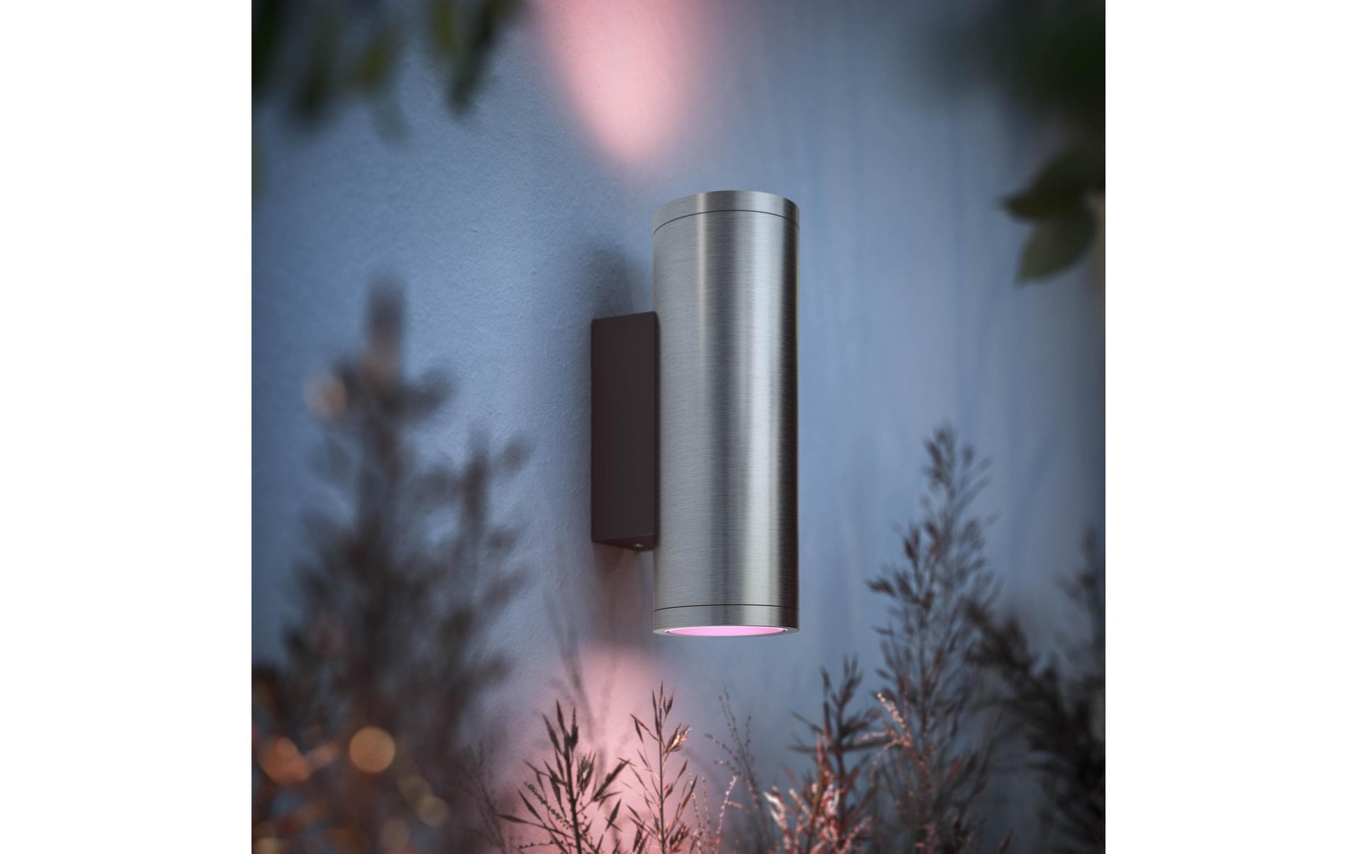 Philips by Signify Philips Hue Aussenwandleuchte – IP44 – Netzbetrieb – Zigbee – für Philips Hue – dimmbar, Silber, Edelstahl
