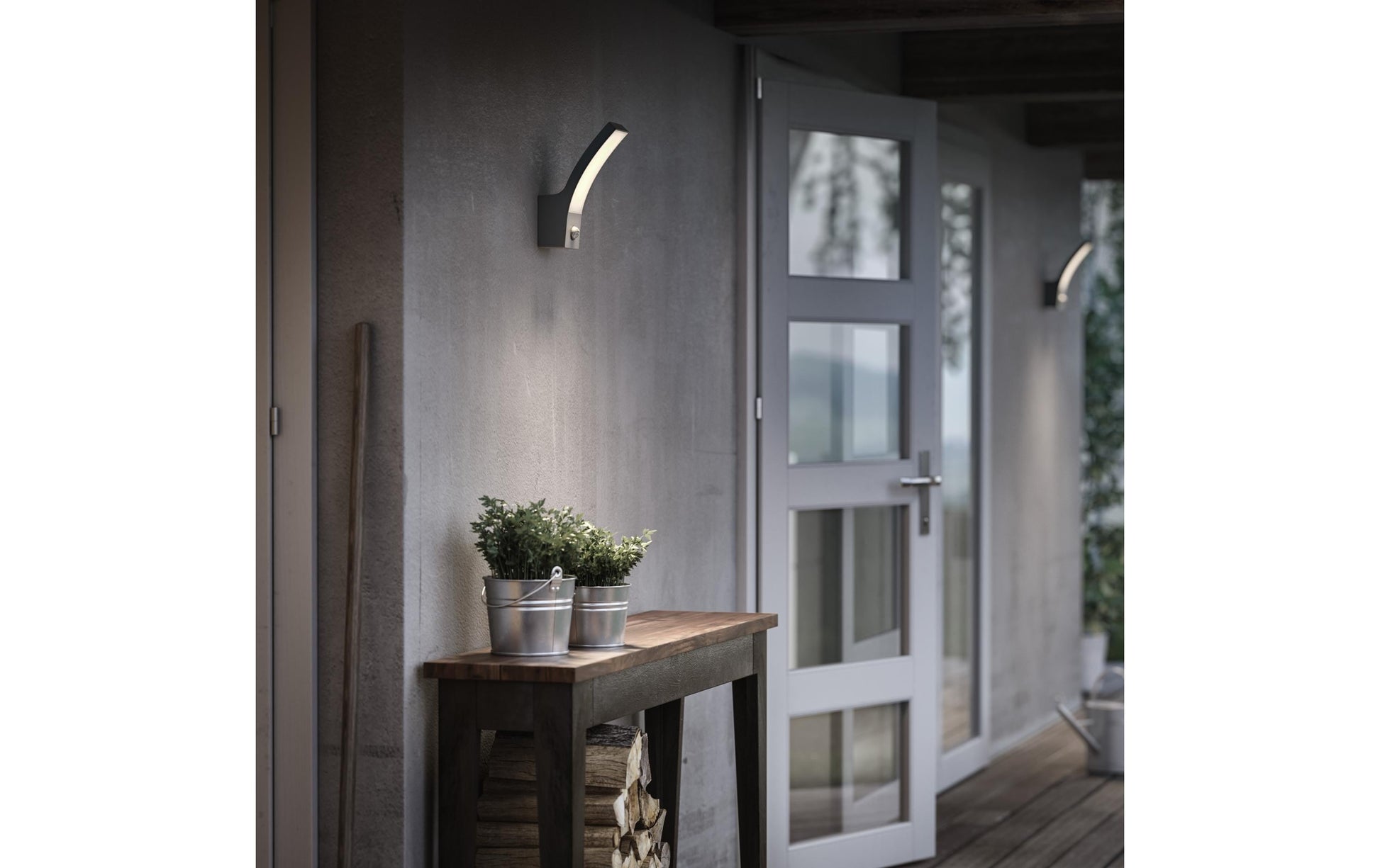 Philips by Signify Philips Aussenwandleuchte – 4000 K – IP44 – Netzbetrieb – mit Bewegungsmelder – Anthrazit – Aluminium