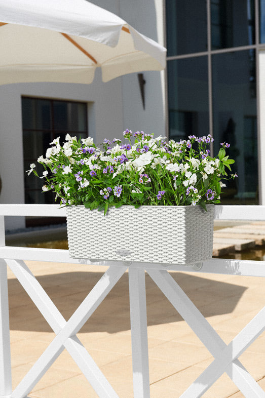 LECHUZA Balconera Cottage 50 Pflanzgefäss – 50 × 19 × 19 cm, 8 l, wandmontiert – Kunststoff, weiss