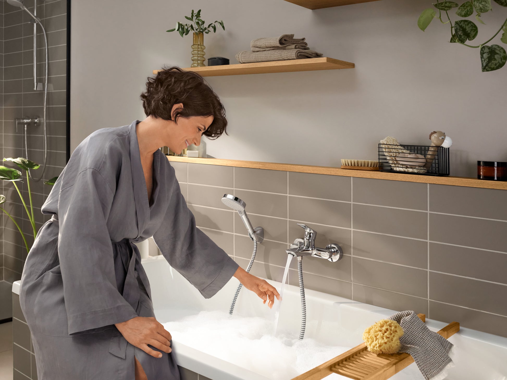 Hansgrohe Einhebel-Badebatterie (Aufputz) – 15,3 cm, Messing, Chrom