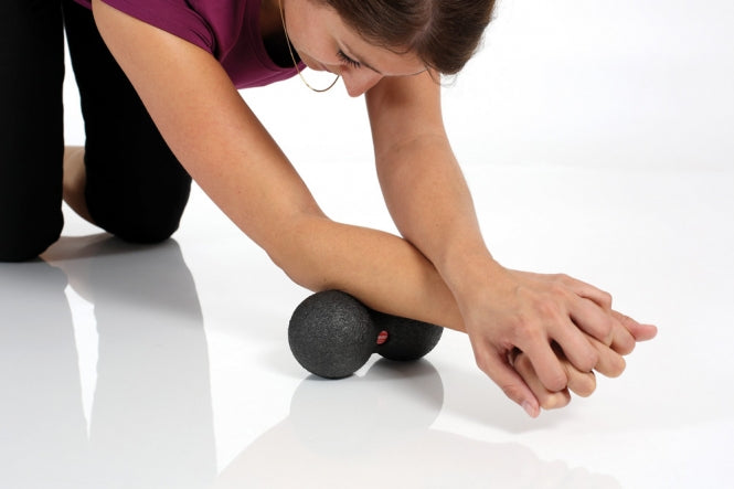 TOGU Massageball DuoBall – hart – 16 × 8 cm – schwarz