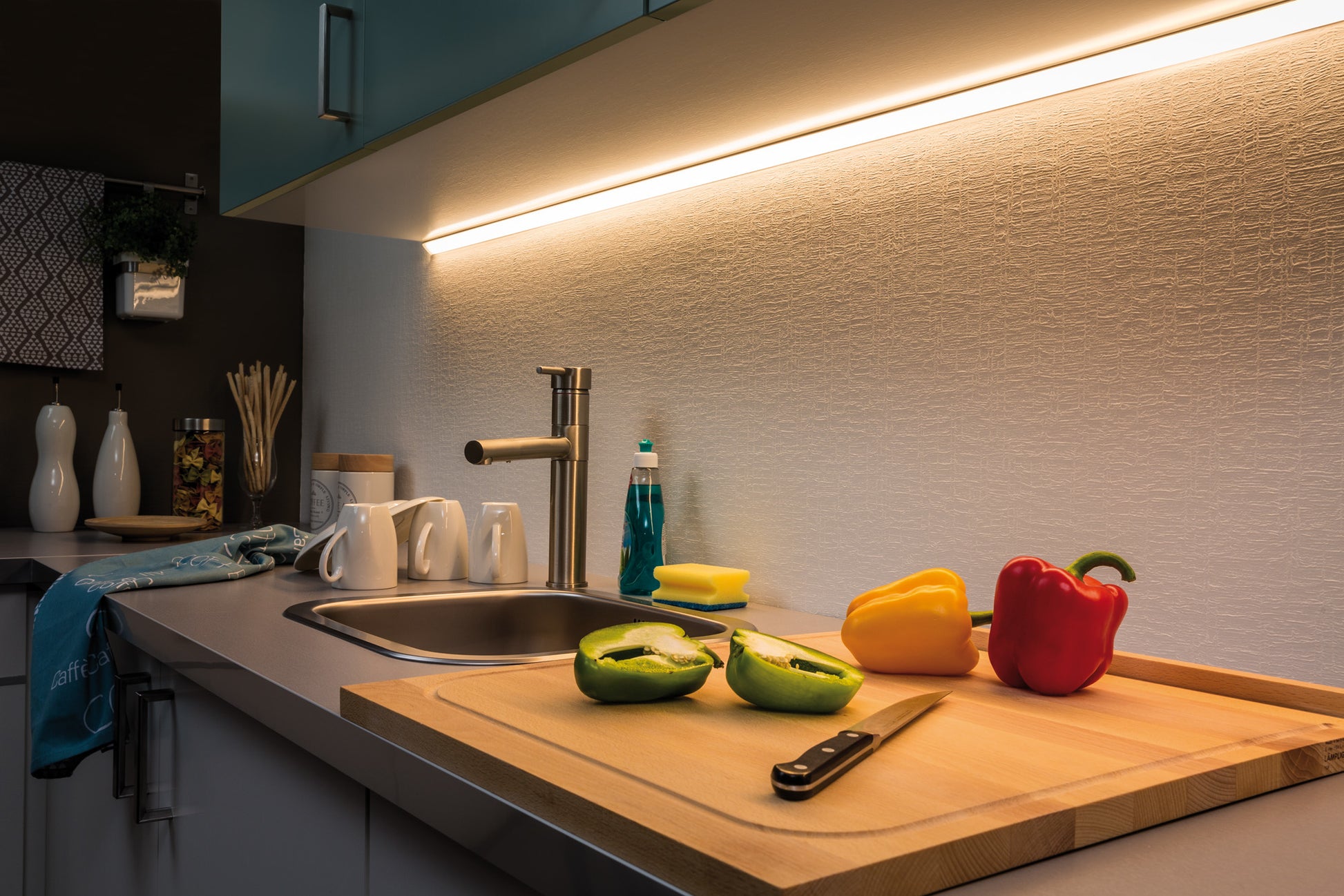 Paulmann LED-Strip MaxLED 500 – 1,5 m, 825 lm, 10 W, 2700 K, dimmbar, inkl. Netzteil, weiss