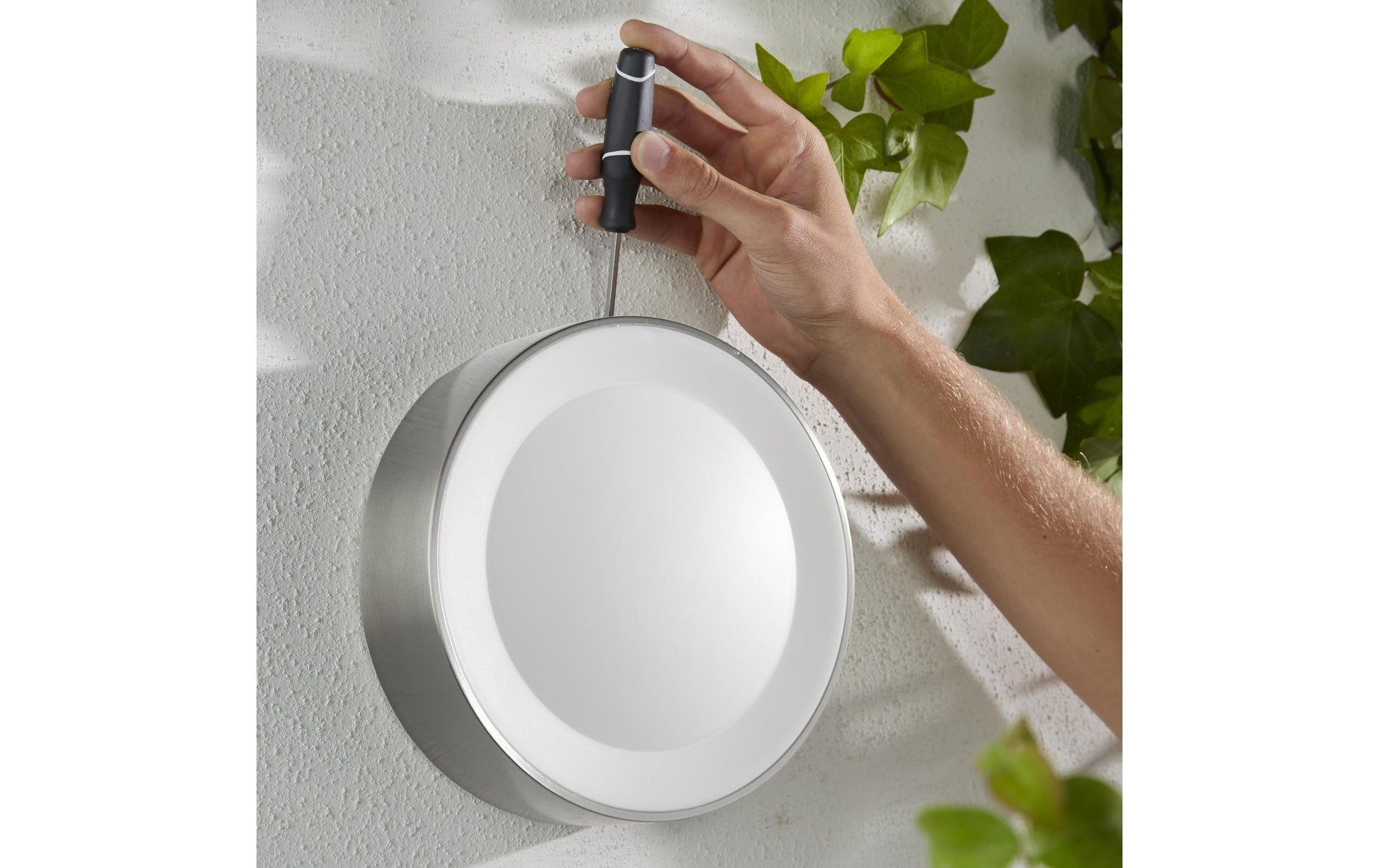 Philips by Signify Philips Hue Aussenwandleuchte – für Philips Hue (Hue Bridge erforderlich), dimmbar, Silber, Edelstahl