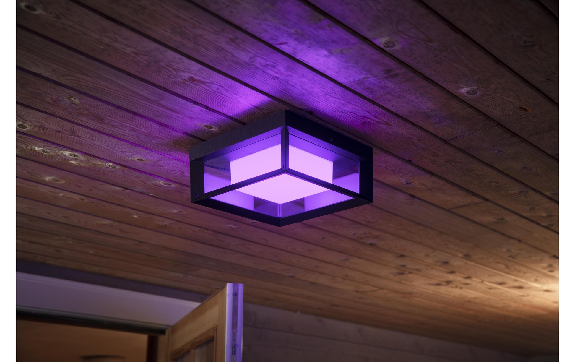 Philips by Signify Philips Hue Aussenwandleuchte – 26×26 cm – 1150 lm, 15 W – Warmweiss, 2000–6500 K – IP44 – Netzbetrieb