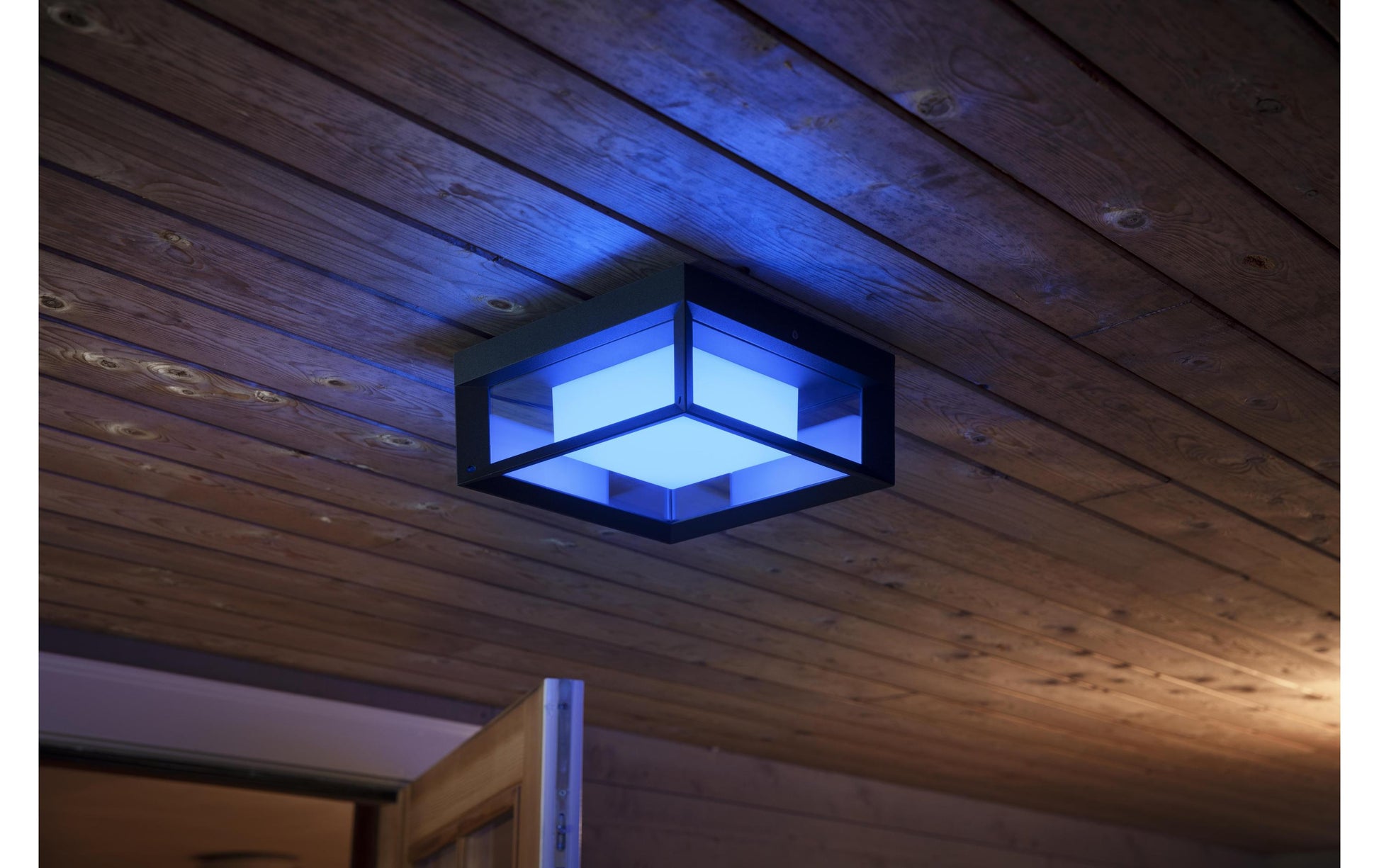 Philips by Signify Philips Hue Aussenwandleuchte – 26×26 cm – 1150 lm, 15 W – Warmweiss, 2000–6500 K – IP44 – Netzbetrieb