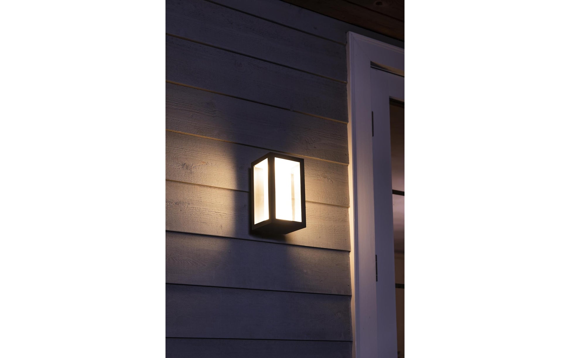 Philips by Signify Philips Hue Aussenwandleuchte – 1 200 lm, 16 W – Warmweiss, 2000–6500 K – IP44 – ZigBee – für Philips Hue