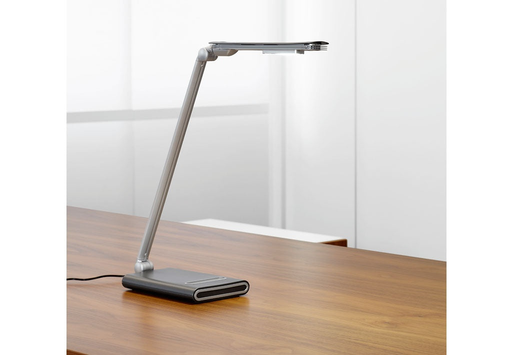 MAUL LED-Tischleuchte – USB, 7-stufig dimmbar – 6500 K – 430 lm 6 W – Silber