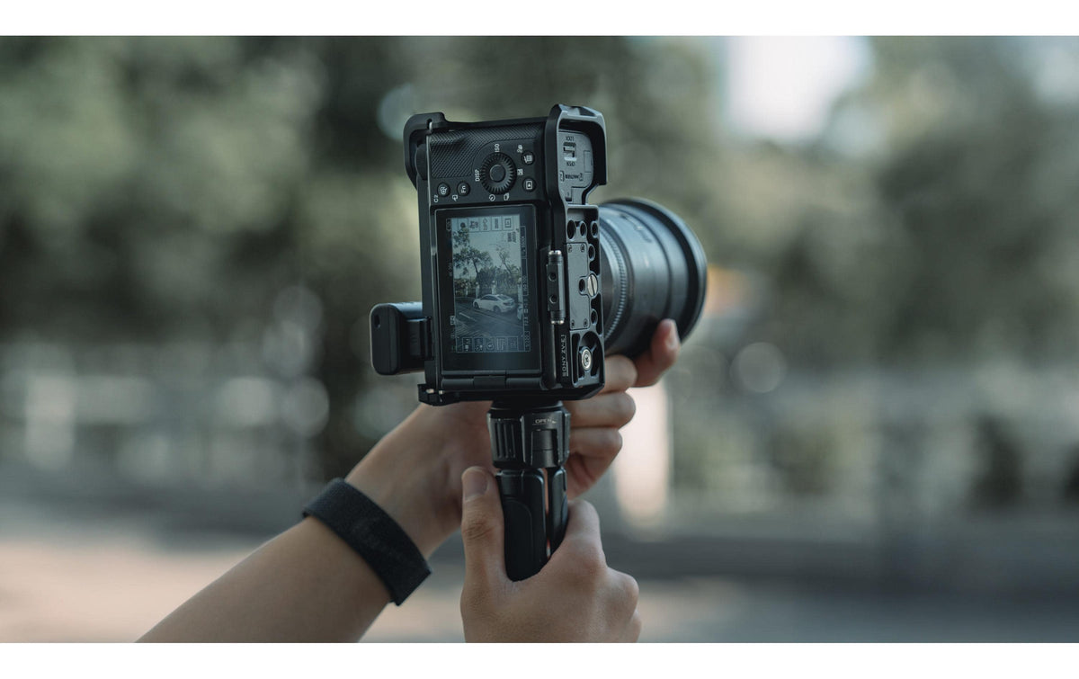 Tilta TA-T35-B-B Kamera Cage – 241,3 × 165,1 × 114,3 mm – für Sony ZV-E1 – Schwarz