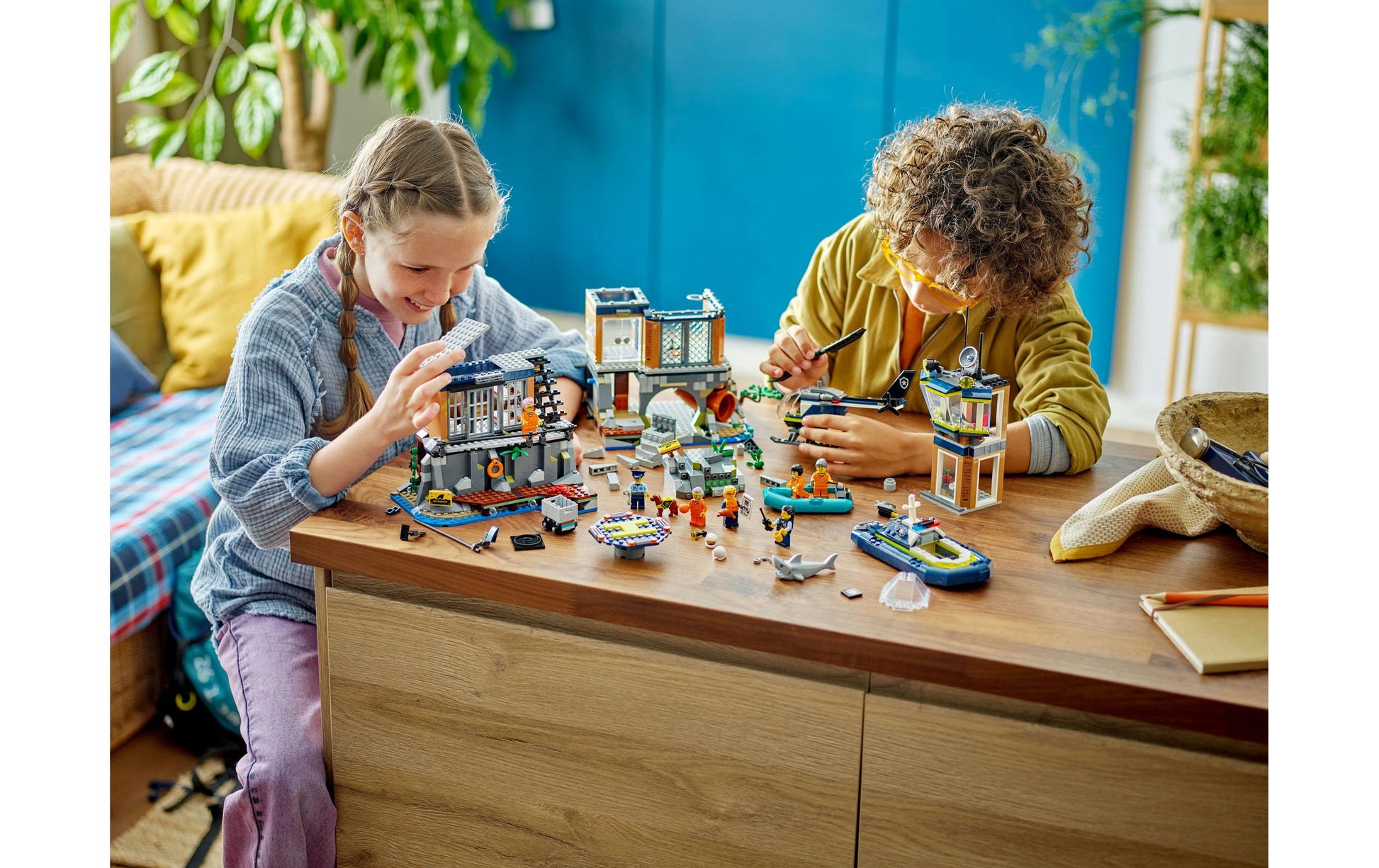 LEGO Bauset Polizeistation auf der Gefängnisinsel – City – 980 Teile – ab 7 Jahren