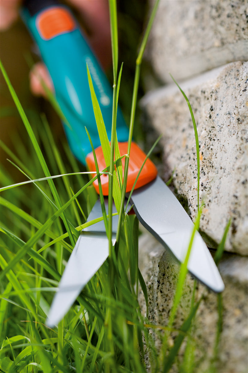 Gardena Comfort 08734-20 – Rasenschere, Kurzgriff, ergonomischer Griff, mit Sperre, assortiert