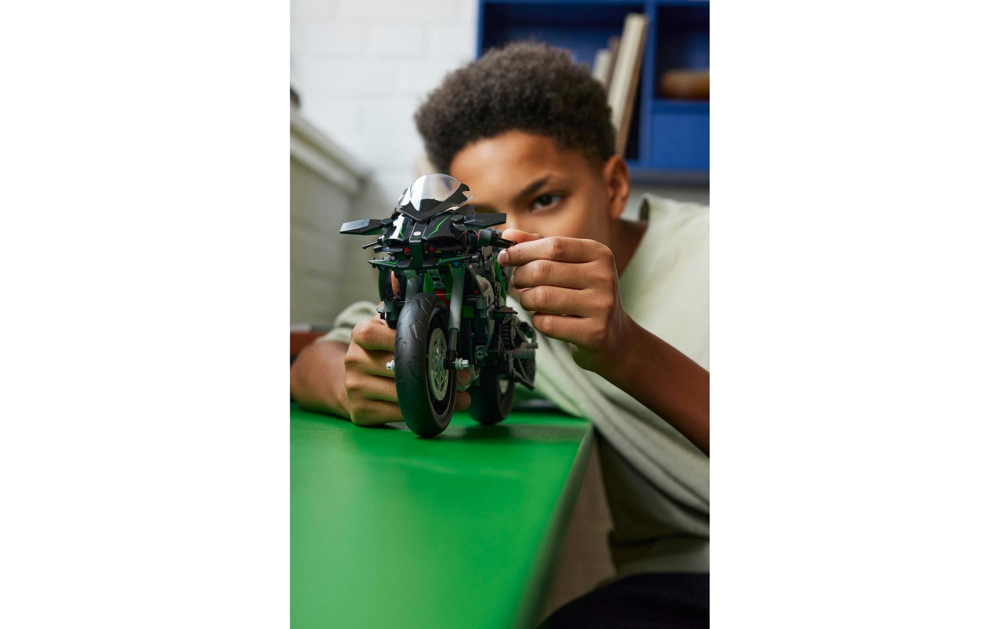 LEGO Technic Kawasaki Ninja H2R Motorrad Bauset – 643-teilig – ab 10 J. – 9 × 17 × 31 cm