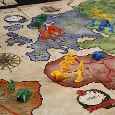 Hasbro Risiko Refresh – Strategiespiel, 2–5 Spieler, ab 10 J., 30 min, DE