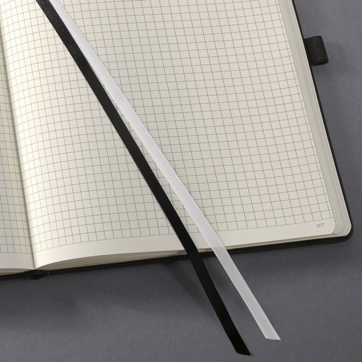 Sigel Notizbuch Conceptum, 180 × 240 mm, kariert, 194 Seiten – schwarz