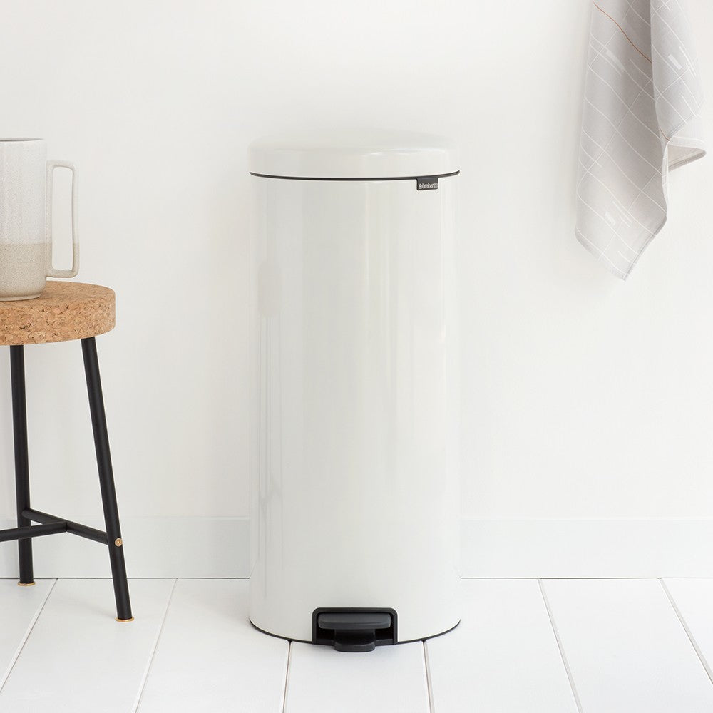 Brabantia Papierkorb NewIcon – 30 l – mit Deckel, Kunststoff-Einsatz, weiss
