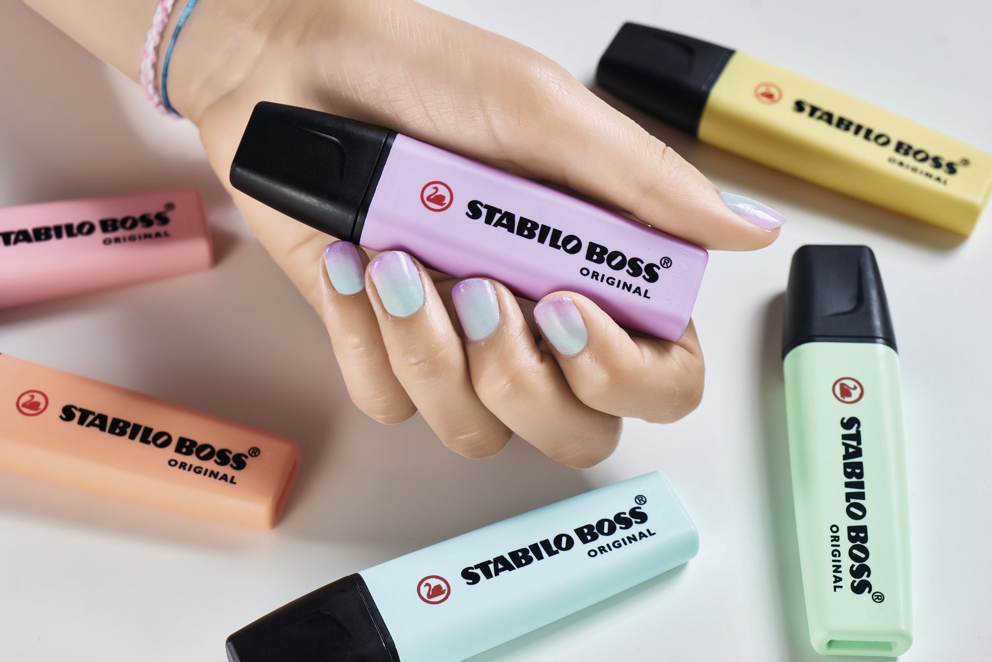STABILO BOSS Original Textmarker Desktop Set 15 Farben – Keilspitze, 2–5 mm, nachfüllbar