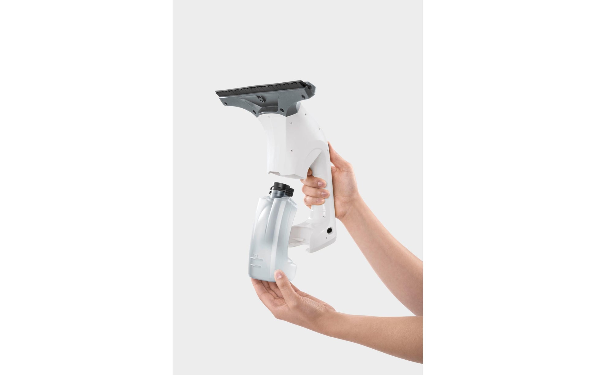 Kärcher WV 1 Plus – Fenstersauger – Arbeitsbreite 28 cm, Laufzeit 25 min, Tank 100 ml, 70 m², Weiss