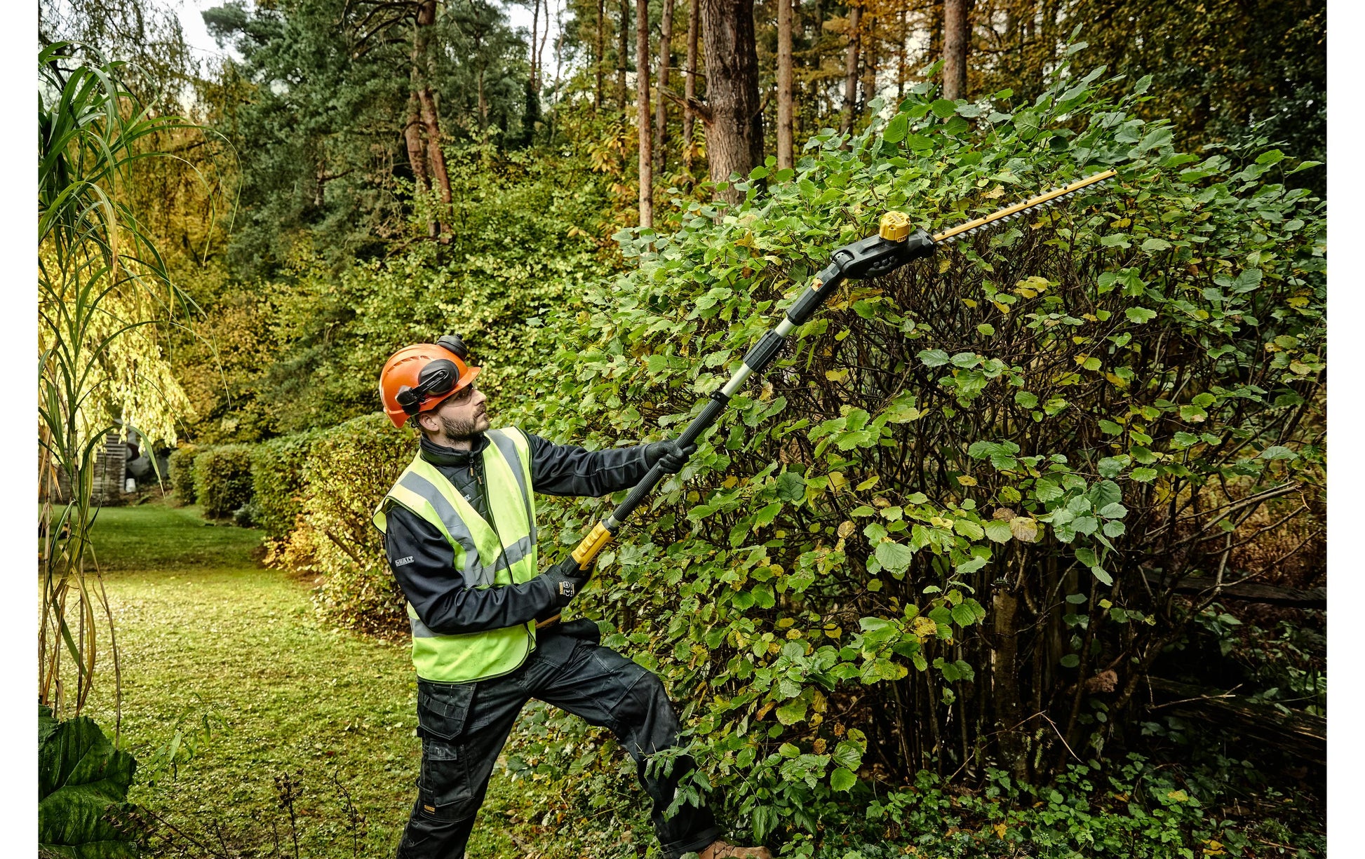 DeWalt Akku-Stabheckenschere – 18 V – Schwertlänge 550 mm – Solo – XR Flexvolt