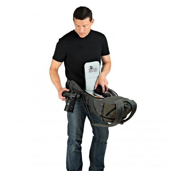 Lowepro Flipside Trek BP350AW Kamerarucksack – Tablet-Fach 10" – Regenschutz – für DSLR – Grau/Grün