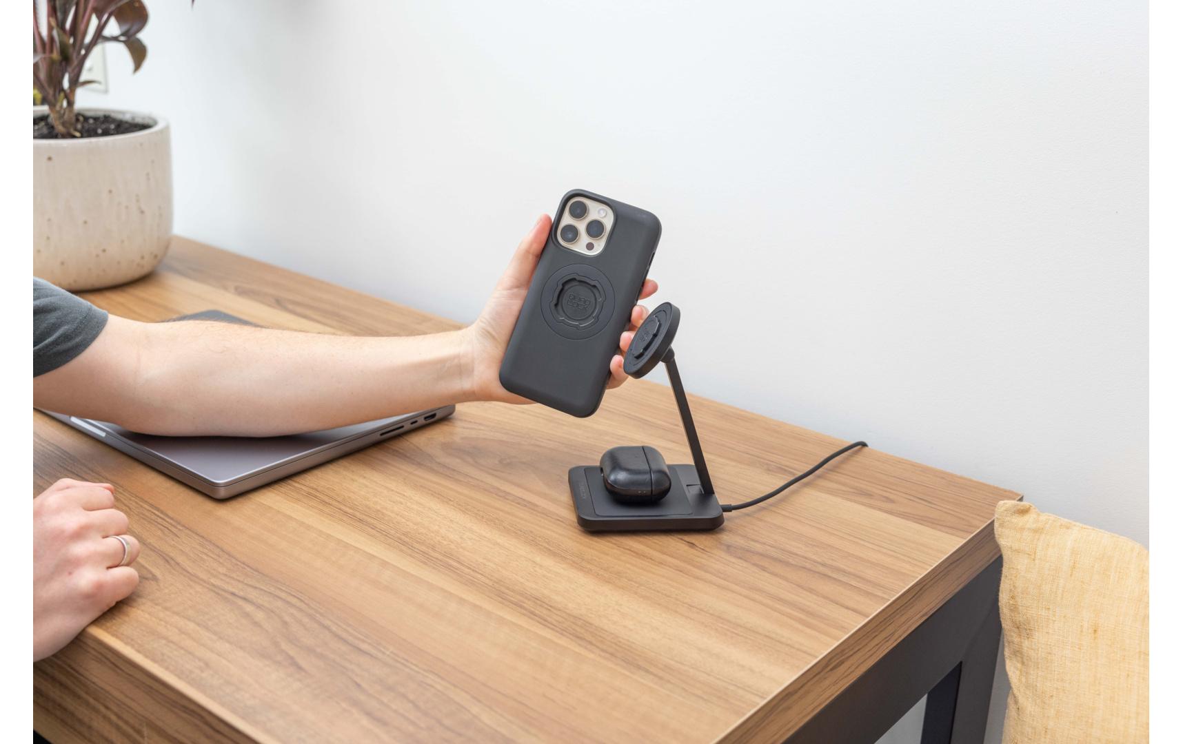 Quad Lock Dual Desktop Wireless Charger – 18 W, 1× USB-A, Qi – für Qi-kompatible Geräte
