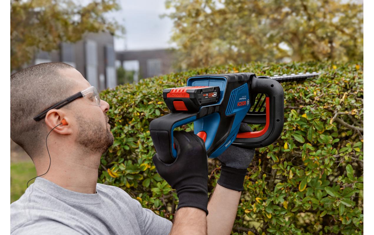 Bosch Professionelle GHE 18V-60 Akku-Heckenschere – 18 V – Schwertlänge 600 mm – 3000 SPM – Solo – AMPShare